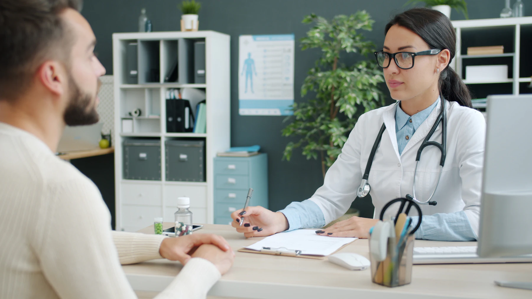 Consulenza medica con compilazione della cartella clinica